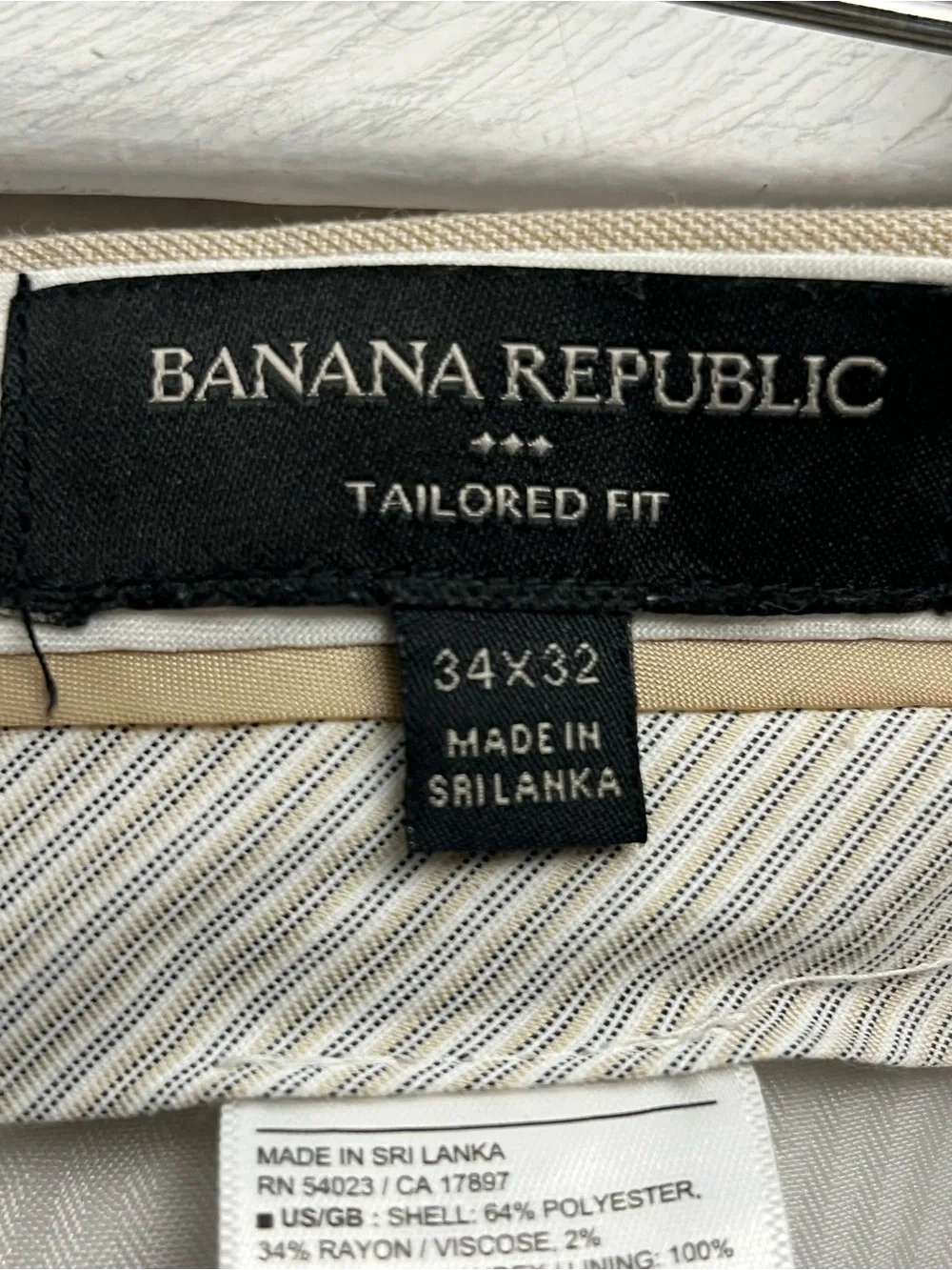 Banana Republic Men's Beige Pinstripe Trousers Pants. Size 34X32. Tailored Fit